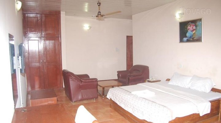 Lisabi Court Hotel
