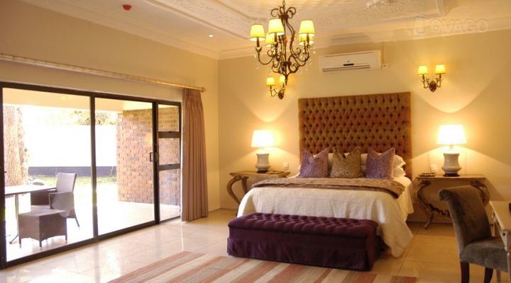 Victoria Falls De Luxe Suites