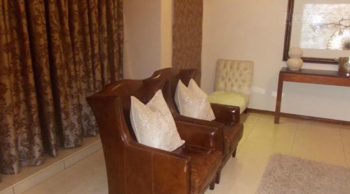 Victoria Falls De Luxe Suites