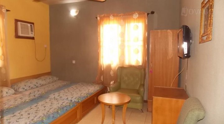 Oloriebi Hotel & Suites