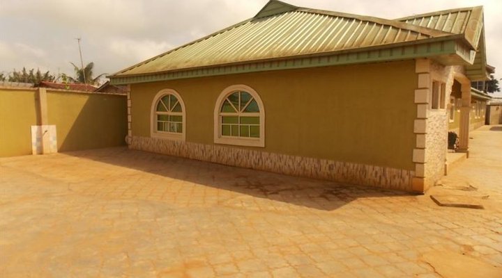 Peak International Hotel