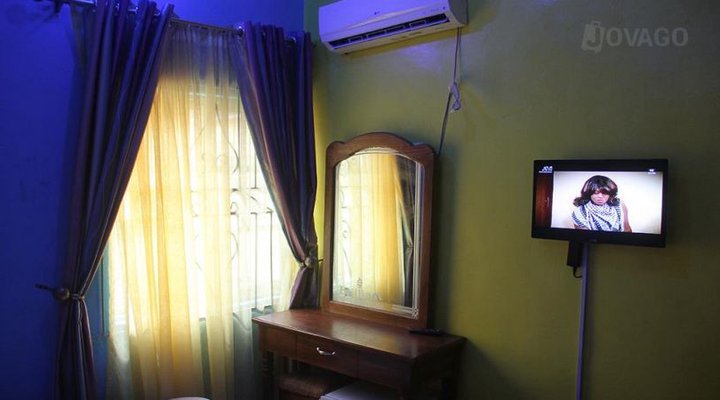 Brilliant Hotel and Suites