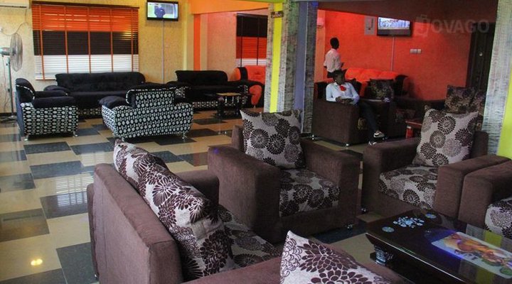 Brilliant Hotel and Suites