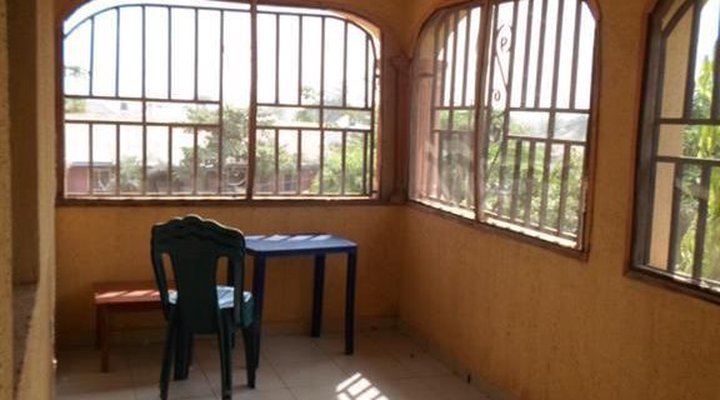 Derrick Lounge Hotel