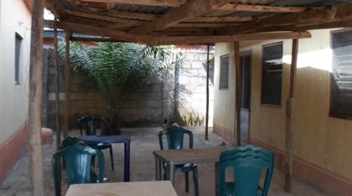 Derrick Lounge Hotel