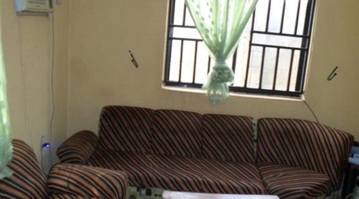 Derrick Lounge Hotel