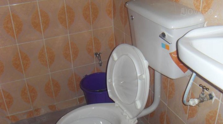 Vista Lounge & Suites