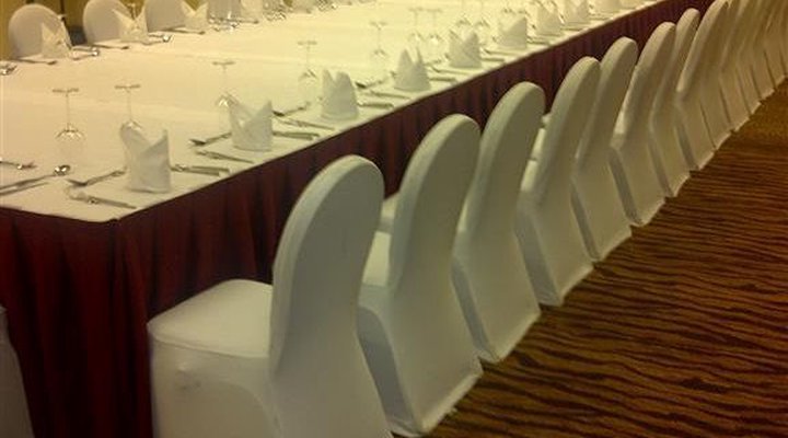 Vista Lounge & Suites