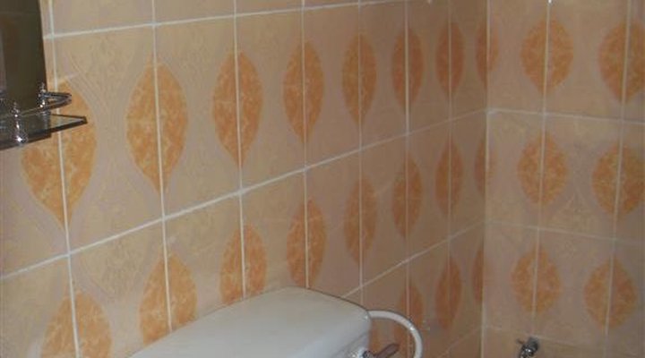 Vista Lounge & Suites