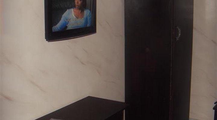 Vista Lounge & Suites