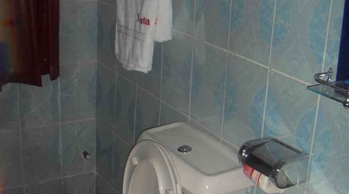 Vista Lounge & Suites