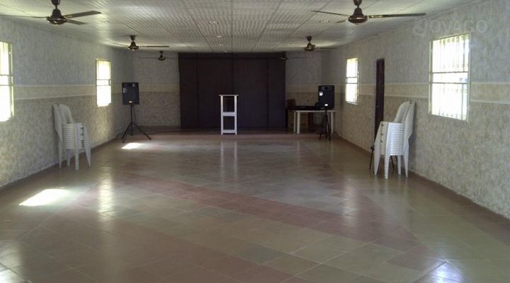 Vista Lounge & Suites