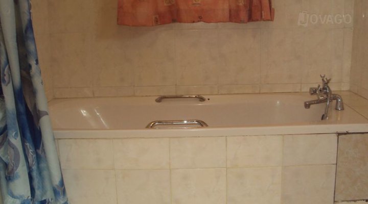 Ivys Inn & Guest House LTD