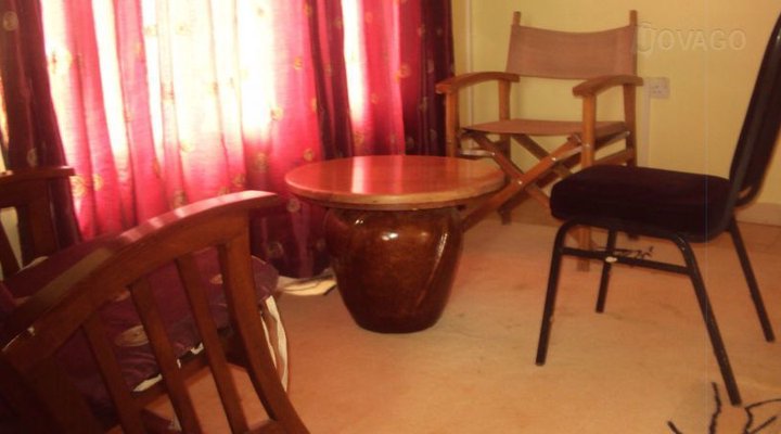 Ivys Inn & Guest House LTD