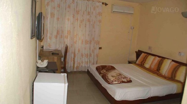 Ekpele Guest House