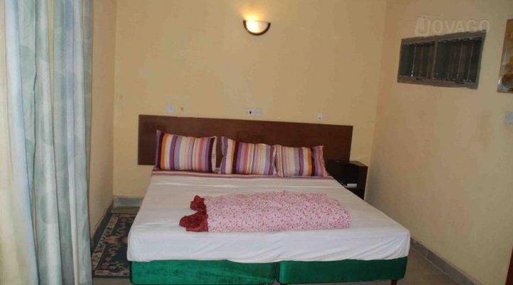 Ekpele Guest House
