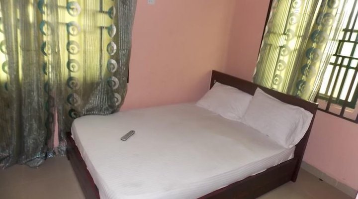 Emant Palace Guest House
