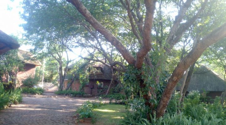 Mosi Ua Tunya Lodge