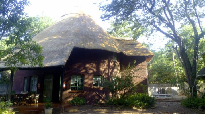 Mosi Ua Tunya Lodge