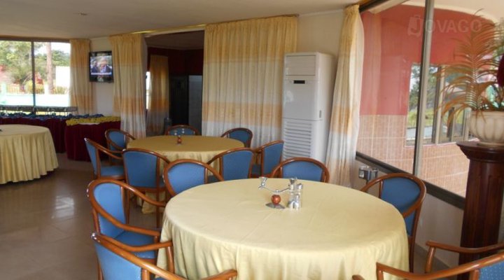 Hotel MOMBO Beach Owando