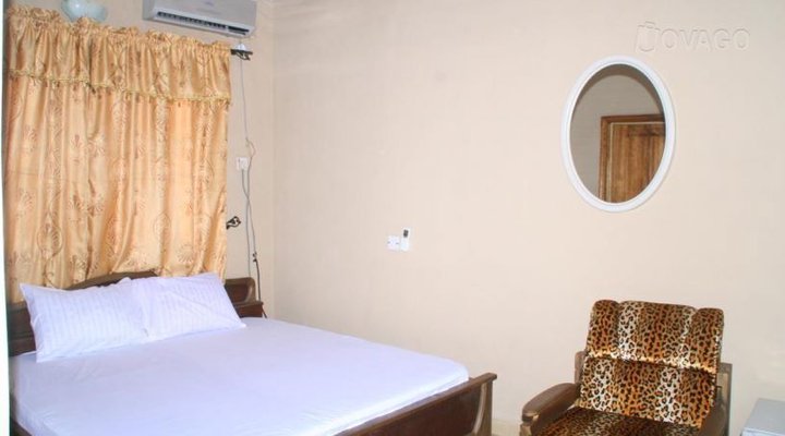 Garrett Hotel