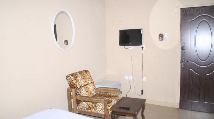 Garrett Hotel