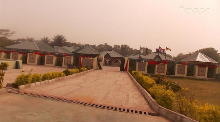 Bee Bee Magnificent Hotel 2