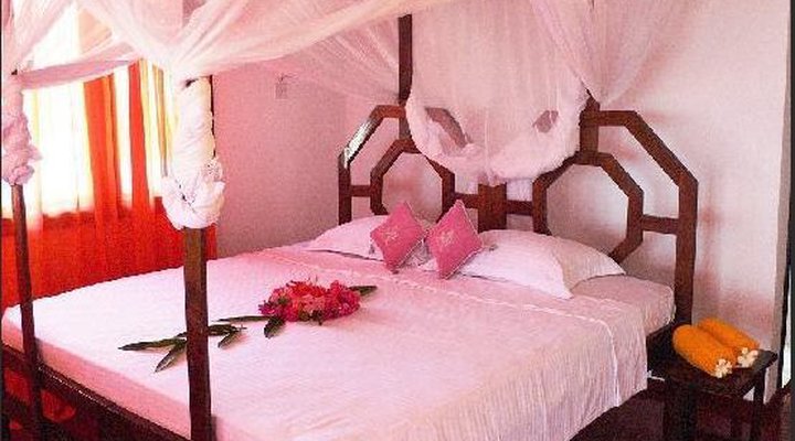 Sunbright Uroa White Villa