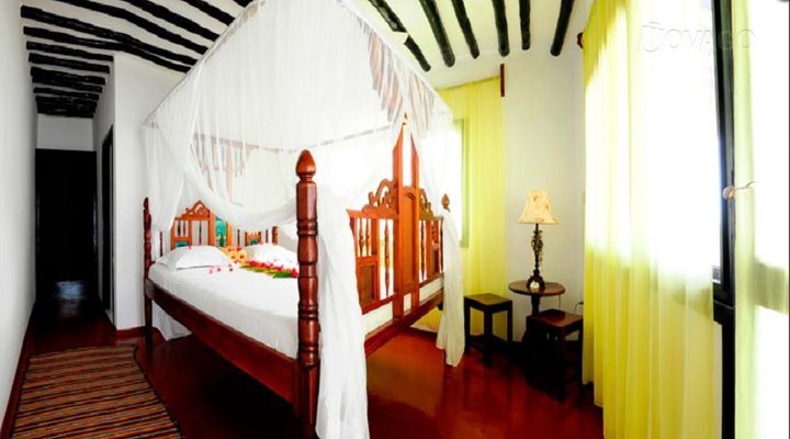 Sunbright Uroa White Villa