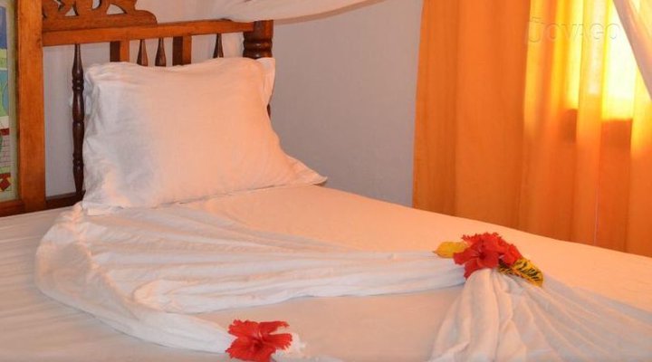 Sunbright Uroa White Villa