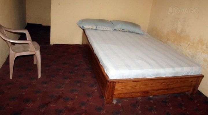 Casdes Guest Inn