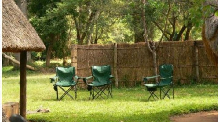 It's A Small World - Mavuradonha