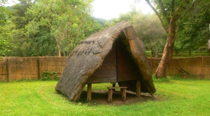 It's A Small World - Mavuradonha