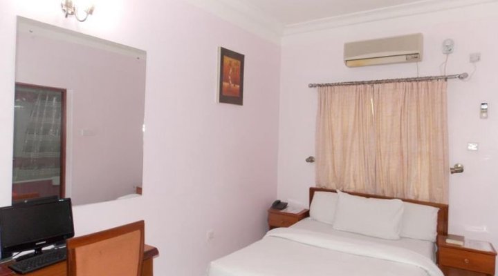 Sinoni Lodge Abuja