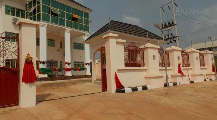 Ladida Continetal Hotel And Suites