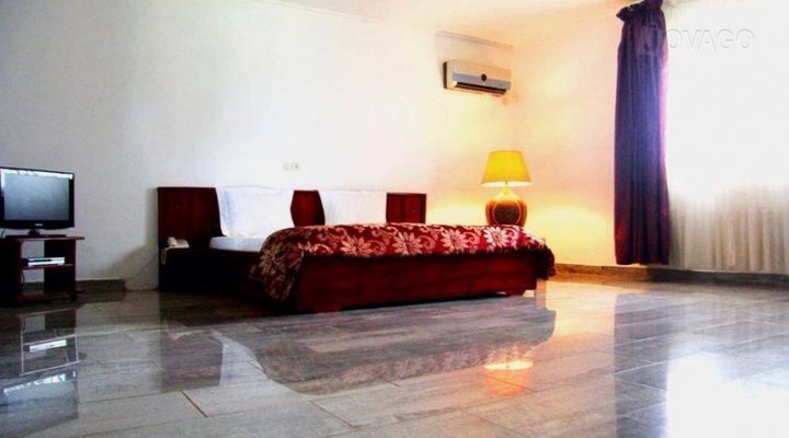 Elongo Gardens Hotel