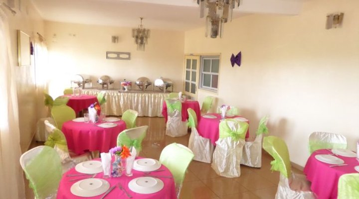 Hotel Nya Wandja Palace