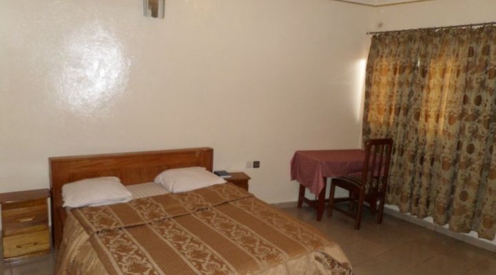 Hotel Nya Wandja Palace