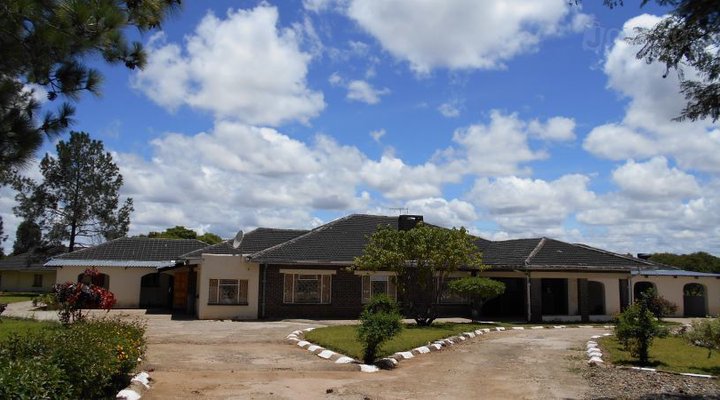 Tropicana Guest Lodge