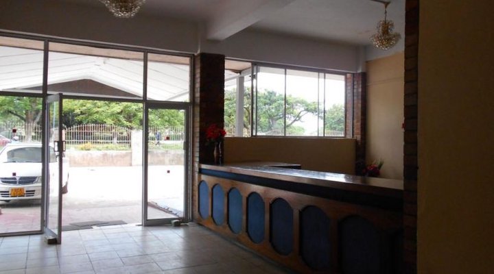Tropicana Guest House-Kwekwe