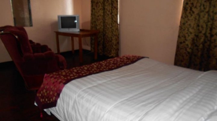 Tropicana Guest House-Kwekwe