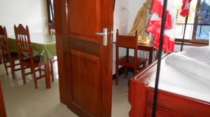 Meatu Hotel