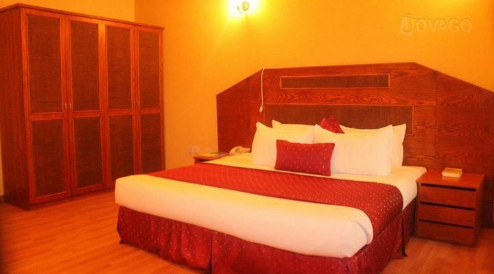 Colonades Hotels and Resort LTD