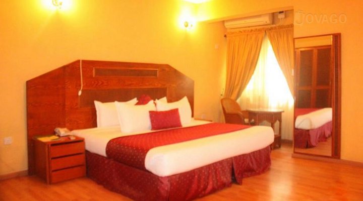 Colonades Hotels and Resort LTD