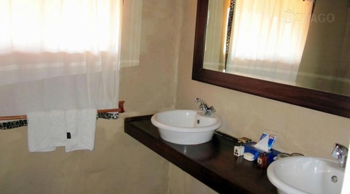 Camelthorn Kalahari Lodge