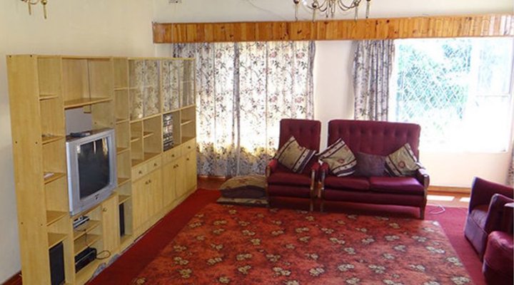 Chinhoyi Inn & Backpackers Lodge