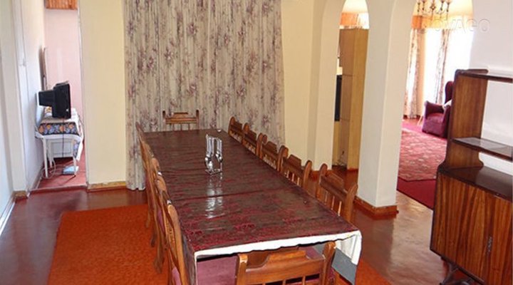 Chinhoyi Inn & Backpackers Lodge