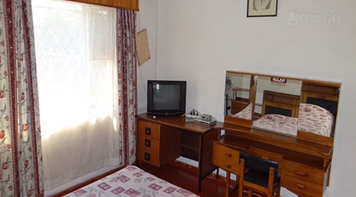 Chinhoyi Inn & Backpackers Lodge