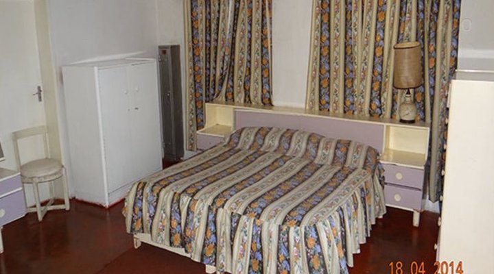 Chinhoyi Inn & Backpackers Lodge