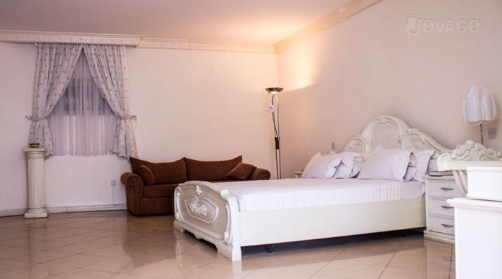 Royal Park International Hotel